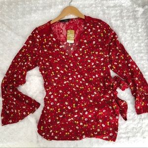 🌹🌼🆕 Beautiful red floral wrap blouse